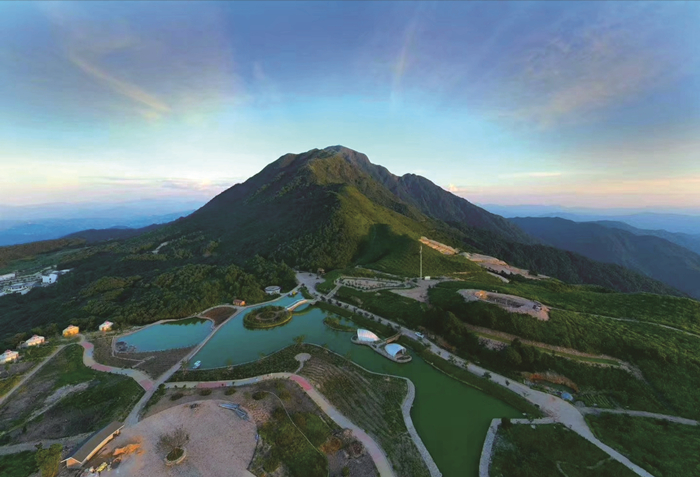 粵東第一峰——銅鼓峰，帶動生態(tài)旅游產(chǎn)業(yè).jpg