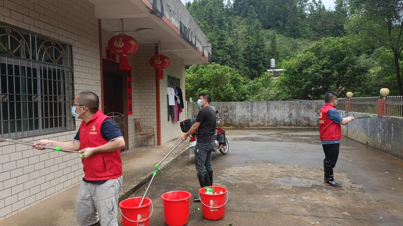 聞令而動，逆向前行，湯坑鎮(zhèn)工作隊奔赴平遠(yuǎn)縣東石鎮(zhèn)白嶺村災(zāi)區(qū)一線.docx_4