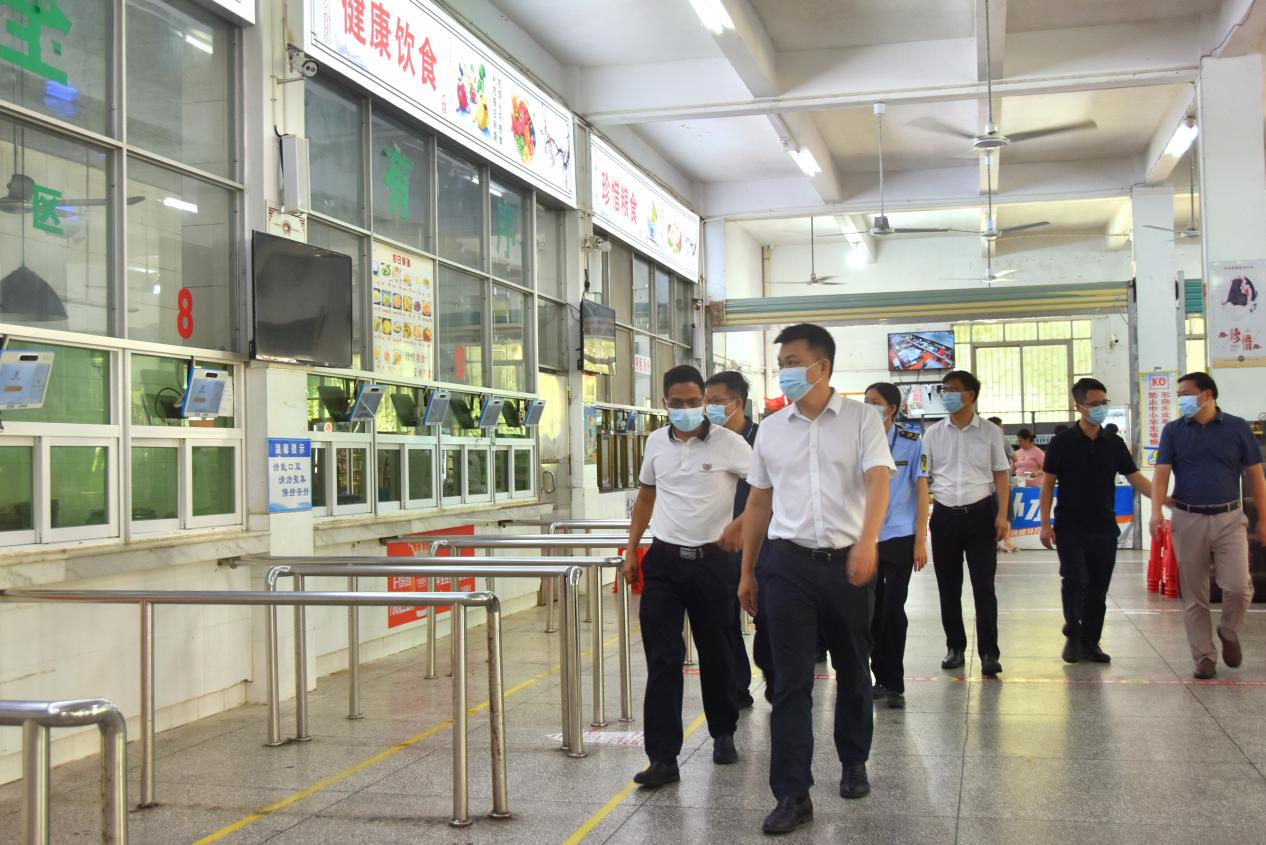 古孟青到豐順縣黃金中學檢查食品安全工作.docx_4